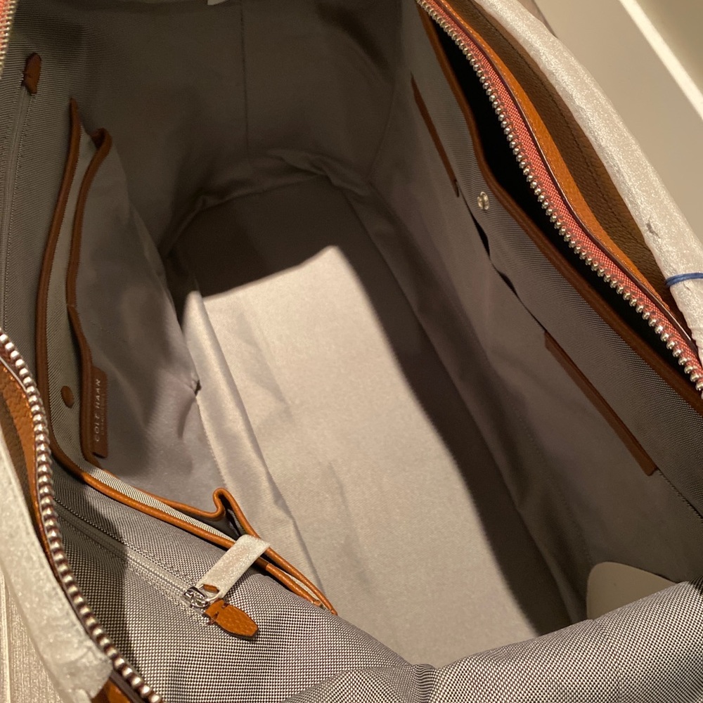 Large Weekender Duffle Bag - Picture 4 of 14